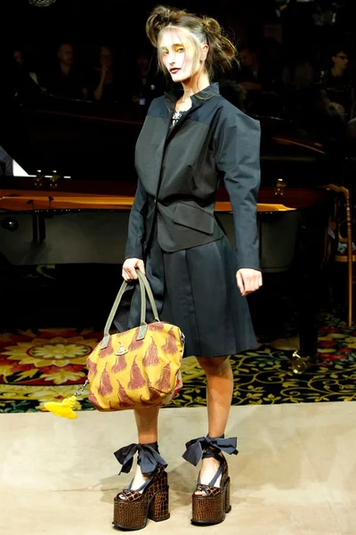 Look 15